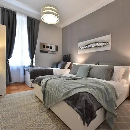 Center - Directly On The Sea Ζαντάρ