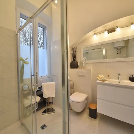 Center - Directly On The Sea Ζαντάρ