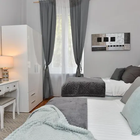 Center - Directly On The Sea * Ζαντάρ