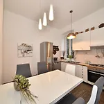 Center - Directly On The Sea Apartman