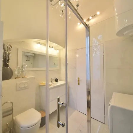 Center - Directly On The Sea Apartment *