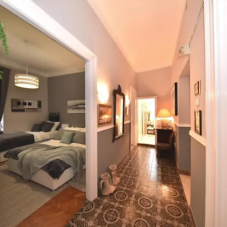 Apartman Center - Directly On The Sea *