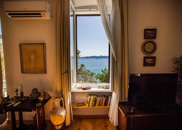 Apartman Center - Directly On The Sea *